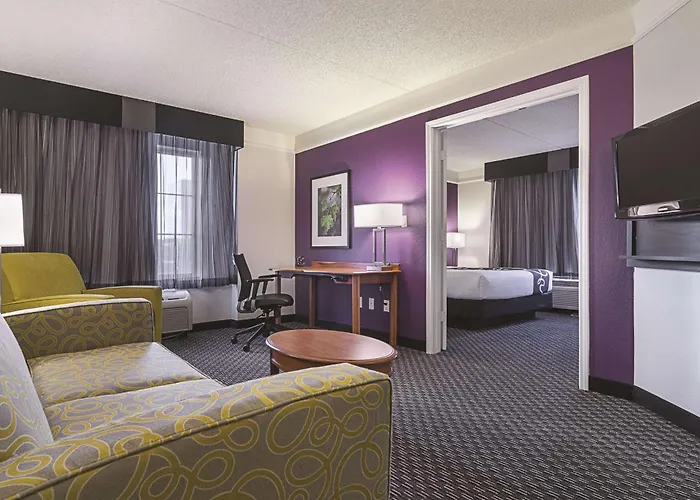 Hotel La Quinta By Wyndham Phoenix West Mesa