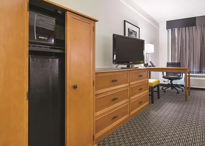 La Quinta By Wyndham Phoenix West