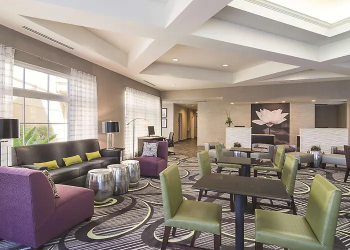La Quinta By Wyndham Phoenix West 3*
