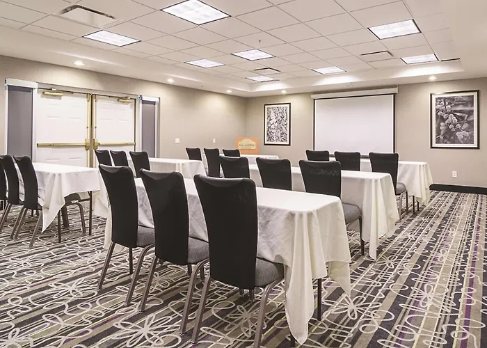 La Quinta By Wyndham Phoenix West Hotel 3*