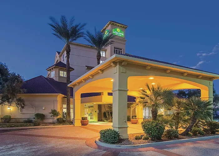 La Quinta By Wyndham Phoenix West Hotel 3*
