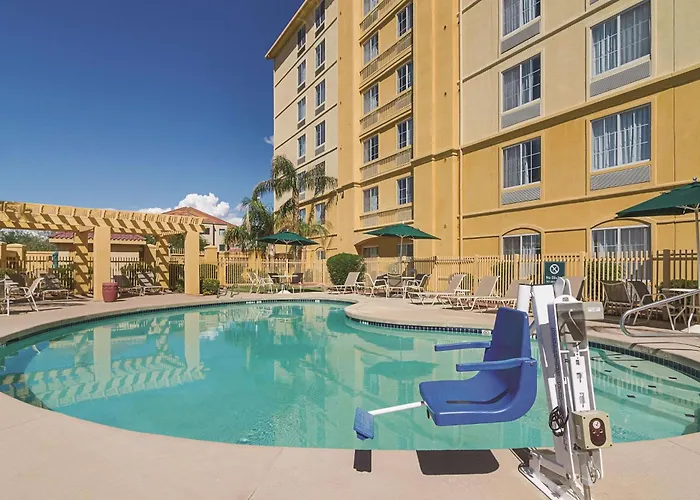 La Quinta By Wyndham Phoenix West 3*