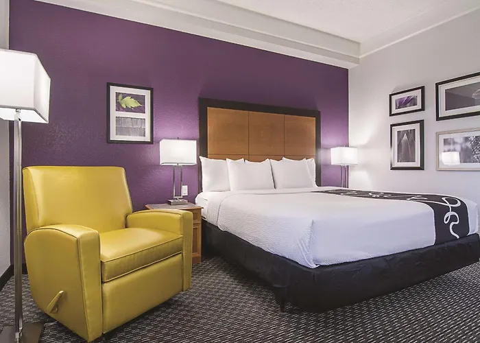 Hotel La Quinta By Wyndham Phoenix West
