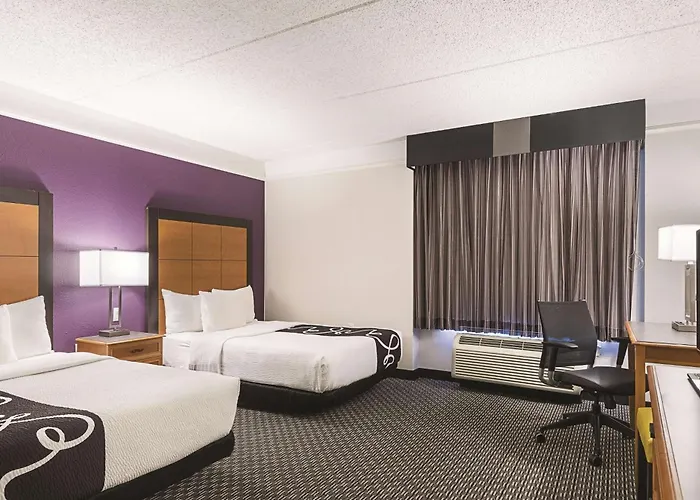 La Quinta By Wyndham Phoenix West Hotel 3*