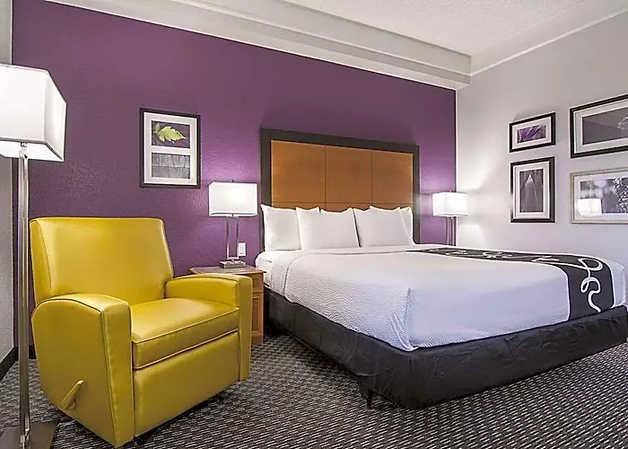 La Quinta By Wyndham Phoenix West Hotel 3*