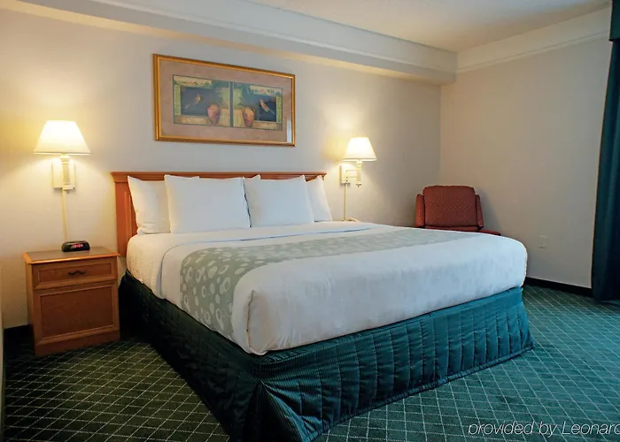 Hotel La Quinta By Wyndham Phoenix West