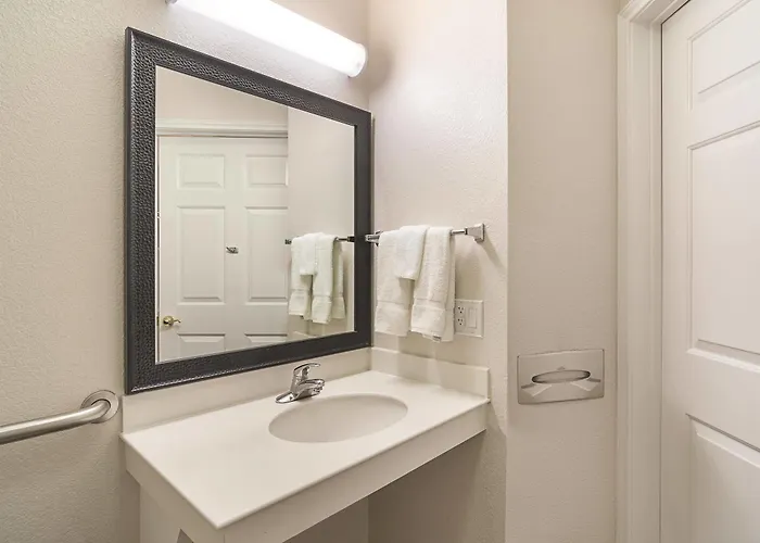La Quinta By Wyndham Phoenix West Hotel 3*