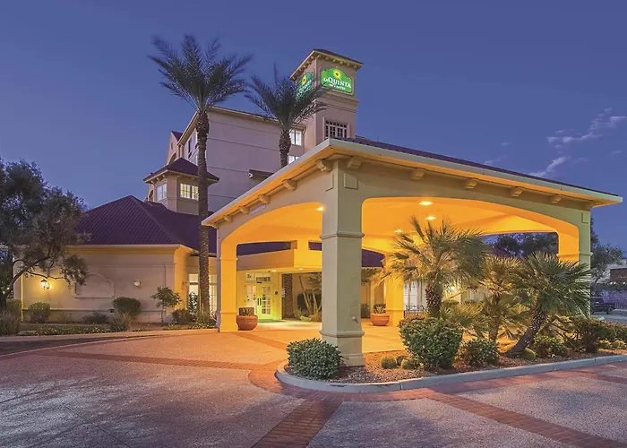 La Quinta By Wyndham Phoenix West Hotel